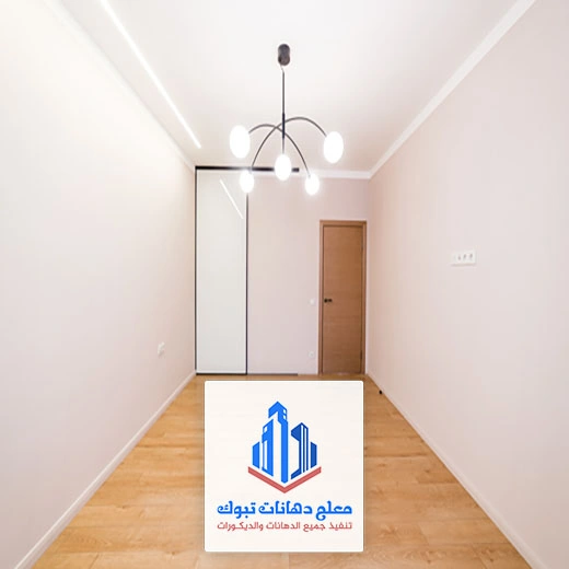 عامل دهانات جدة